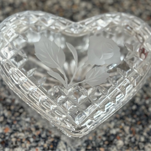 Heart-Shaped Crystal Candy Box - Picture 2 of 8